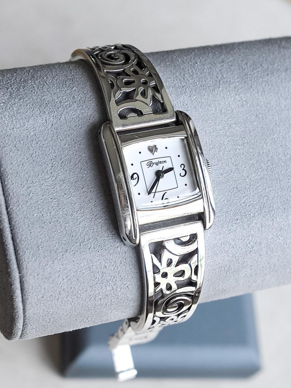 Brighton Amalfi Women Fashion Floral Silver Bracelet Quartz Analog Watch
